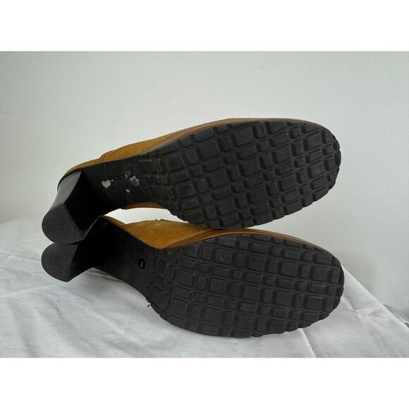 Enzo Angiolini Felicity Vintage Mustard Suede and Wood Heel Mules Size 8 - Picture 9 of 16